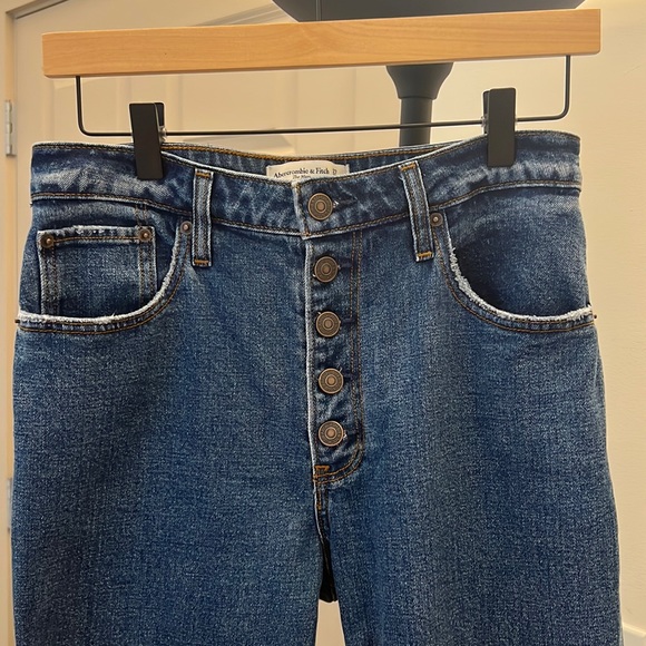 Abercrombie and Fitch high rise mom jeans - Picture 3 of 8